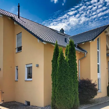 3 Apartment, 110 Qm, Max 5 Personen, Balkon, Parkplatz, Internet 250 Mbit Apartment