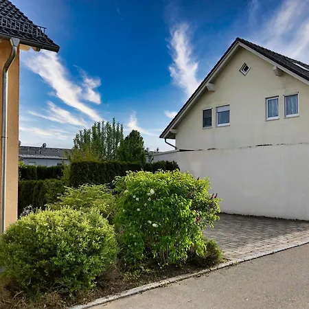 3 Apartment, 110 Qm, Max 5 Personen, Balkon, Parkplatz, Internet 250 Mbit Apartment Gaertringen