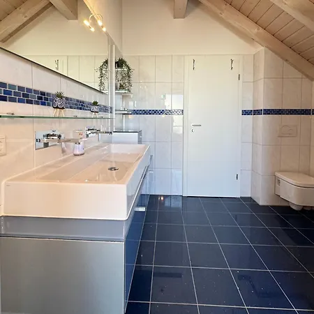 Apartment 3 Apartment, 110 Qm, Max 5 Personen, Balkon, Parkplatz, Internet 250 Mbit *