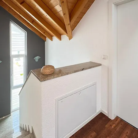 Apartment 3 Apartment, 110 Qm, Max 5 Personen, Balkon, Parkplatz, Internet 250 Mbit Gaertringen