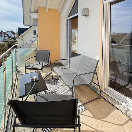 3 Apartment, 110 Qm, Max 5 Personen, Balkon, Parkplatz, Internet 250 Mbit Gaertringen