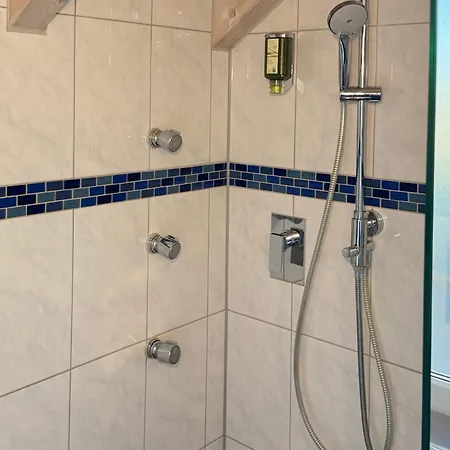 3 Apartment, 110 Qm, Max 5 Personen, Balkon, Parkplatz, Internet 250 Mbit * Gaertringen