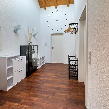 3 Apartment, 110 Qm, Max 5 Personen, Balkon, Parkplatz, Internet 250 Mbit Apartment Gaertringen