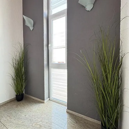 3 Apartment, 110 Qm, Max 5 Personen, Balkon, Parkplatz, Internet 250 Mbit Apartment